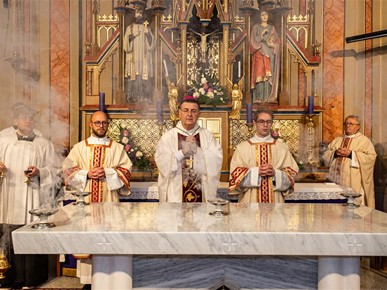 /A/2025/12/C/251206 Biskup Šaško posvetio novi oltar u Župi sv. Nikole u Bistri (11).jpg