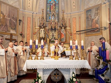 /A/2025/12/C/251206 Biskup Šaško posvetio novi oltar u Župi sv. Nikole u Bistri (14).jpg