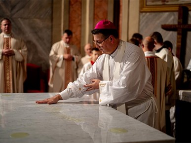 /A/2025/12/C/251206 Biskup Šaško posvetio novi oltar u Župi sv. Nikole u Bistri (9).jpg