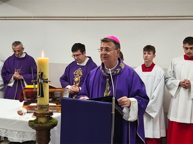 /A/2025/12/C/Biskup Šaško krstio sedmo dijete obitelji Draganić u Brdovcu (4).jpeg