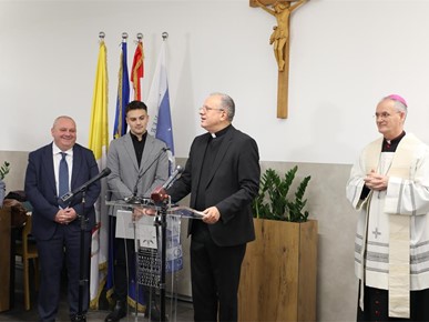 /A/2025/12/C/Blagoslov i otvorenje studentskog restorana na HKS-u (8).JPG