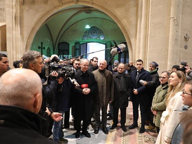 /A/2025/12/D/251212 Obilazak katedrale (10).JPG