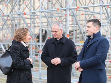 /A/2025/12/D/251212 Obilazak katedrale (46).JPG