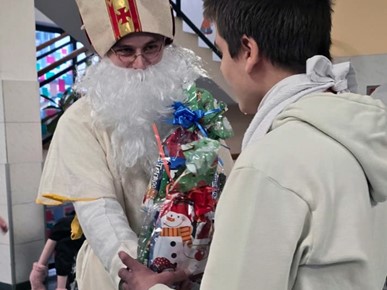 /A/2025/12/D/Gozba ljubavi održana u Caritasovoj kući u Brezovici (1).jpg