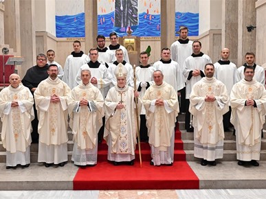 /A/2025/12/D/Kardinal Bozanić predslavio euharistijsko slavlje na Svetom Duhu na svetkovinu Bezgrešnog začeća BDM (17).JPG