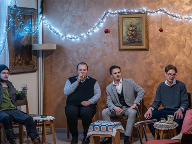 /A/2025/12/E/Mladi u Utrini održali predstavu Isus u gostioni (7).jpeg