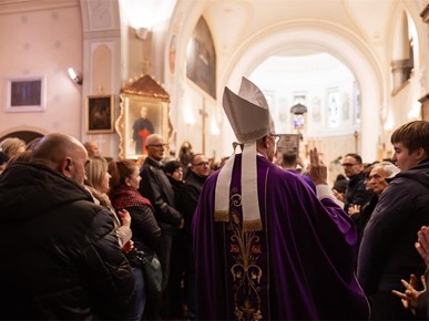 /A/2025/12/E/Mons. Lingua predvodio misu u Krašiću (1).jpeg