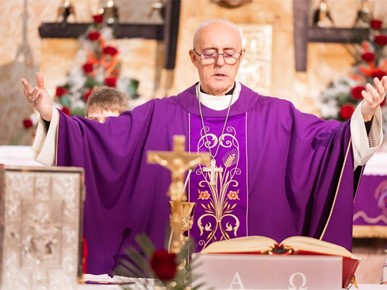 /A/2025/12/E/Mons. Lingua predvodio misu u Krašiću (10).jpeg