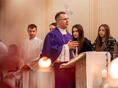 /A/2025/12/E/Mons. Lingua predvodio misu u Krašiću (4).jpeg