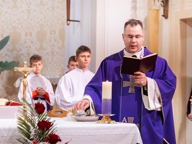 /A/2025/12/E/Mons. Lingua predvodio misu u Krašiću (5).jpeg