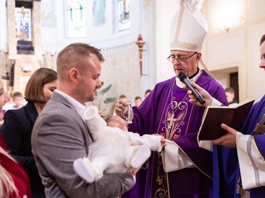 /A/2025/12/E/Mons. Lingua predvodio misu u Krašiću (7).jpeg