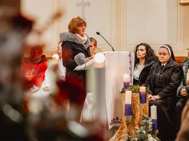 /A/2025/12/E/Vjernici Karlovačkog dekanata hodočastili u Krašić (4).jpg