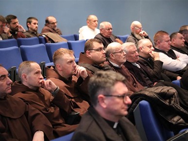 /A/2025/12/F/251218 Predbožićni susret svećenika i redovnika s nadbiskupom Kutlešom (1).JPG