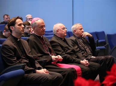 /A/2025/12/F/251218 Predbožićni susret svećenika i redovnika s nadbiskupom Kutlešom (10).JPG