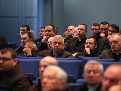 /A/2025/12/F/251218 Predbožićni susret svećenika i redovnika s nadbiskupom Kutlešom (7).JPG