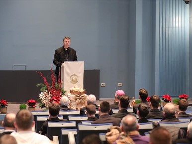 /A/2025/12/F/251218 Predbožićni susret svećenika i redovnika s nadbiskupom Kutlešom (8).JPG