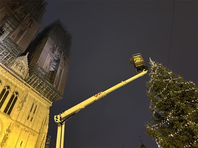 /A/2025/12/G/251222 Kićenje bora (8).jpg