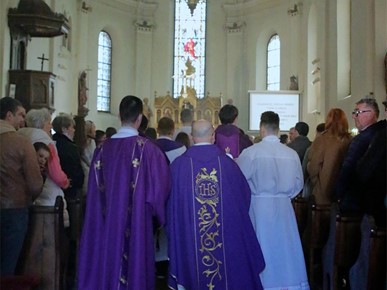 /A/2025/3/B/Blagoslovljene obnovljene postaje križnog puta u Župi sv. Anastazije i Samoboru (1).jpg