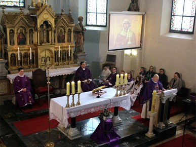 /A/2025/3/B/Blagoslovljene obnovljene postaje križnog puta u Župi sv. Anastazije i Samoboru (11).jpg