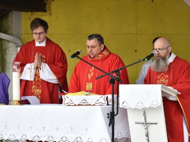 /A/2025/4/C/Šalatski sjemeništarci proslavili Cvjetnicu u zagrebačkim Bešićima (3).jpg