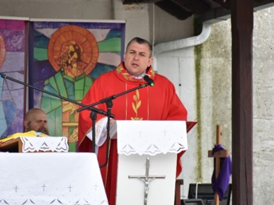 /A/2025/4/C/Šalatski sjemeništarci proslavili Cvjetnicu u zagrebačkim Bešićima (4).jpg