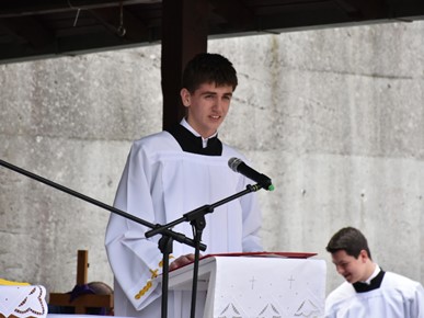 /A/2025/4/C/Šalatski sjemeništarci proslavili Cvjetnicu u zagrebačkim Bešićima (6).jpg