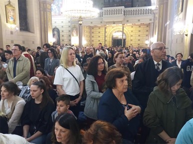 /A/2025/4/D/​Biskup Šaško predvodio Vazmeno bdjenje u Župi Navještenja BDM u Velikoj Gorici (6).jpeg