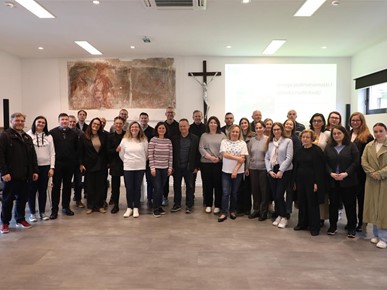 /A/2025/4/E/Emaus djelatnika Nadbiskupskog duhovnog stola i Međubiskupijskih sudova u Mariju Bistricu (1).JPG