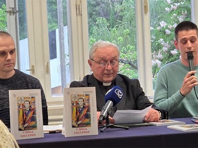 /A/2025/4/F/Predstavljena nova knjiga o bl. Ivanu Merzu (1).jpg