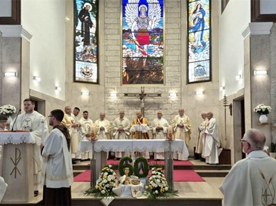 /A/2025/7/B/Dijamantna misa fra Krste Martina Hrženjaka u zagrebačkoj Dubravi (3).jpeg