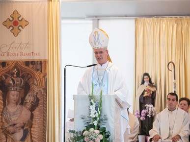 /A/2025/8/B/Nadbiskup Kutleša predvodio proslavu svetkovine Velike Gospe u Svetištu Majke Božje Remetske (24).jpg