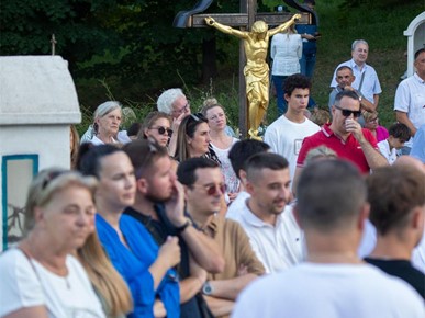 /A/2025/8/B/Nadbiskup Kutleša predvodio proslavu svetkovine Velike Gospe u Svetištu Majke Božje Remetske (26).jpg