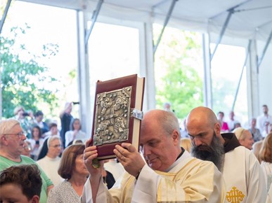 /A/2025/8/B/Nadbiskup Kutleša predvodio proslavu svetkovine Velike Gospe u Svetištu Majke Božje Remetske (5).jpg