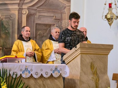 /A/2025/8/B/Proslava blagdana Velike Gospe i zlatna misa fra Vjenceslava Janjića u Samoboru (13).JPG