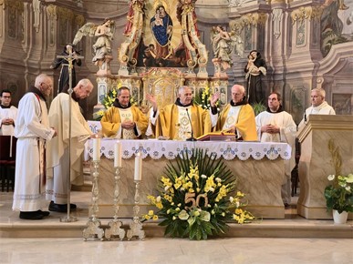 /A/2025/8/B/Proslava blagdana Velike Gospe i zlatna misa fra Vjenceslava Janjića u Samoboru (2).JPG