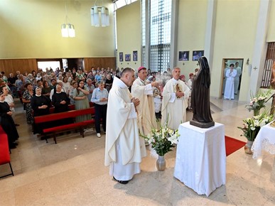 /A/2025/8/C/Sv. Klara Asiška - biskup Šaško (7).JPG