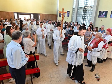 /A/2025/8/C/Sv. Klara Asiška - biskup Šaško (8).JPG