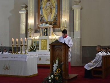 /A/2025/9/A/Biskup Gorski predvodio misu sa zazivom Duha Svetoga za učenike i djelatnike NKG-a (14).jpg