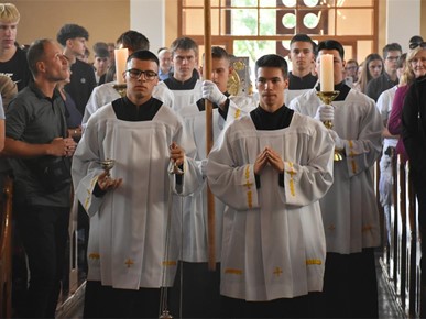 /A/2025/9/A/Biskup Gorski predvodio misu sa zazivom Duha Svetoga za učenike i djelatnike NKG-a (9).jpg