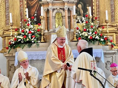 /A/2025/9/B/Kardinal Bozanić proslavio zlatnu misu u rodnom Vrbniku (5).jpg