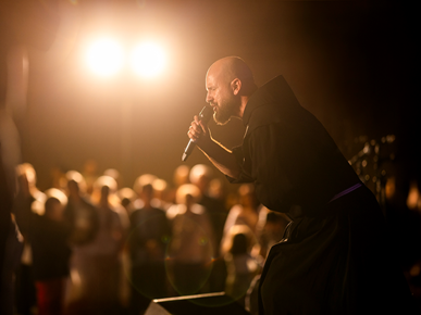 /A/2025/9/B/Večer slavljenja u spomen na Anamariju Carević na Jordanovcu (3).png