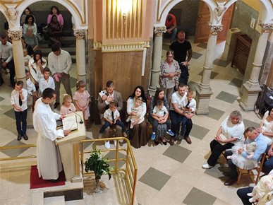 /A/2025/9/C/250920 Biskup Gorski krstio peto dijete obitelji Odorjan (3).jpg