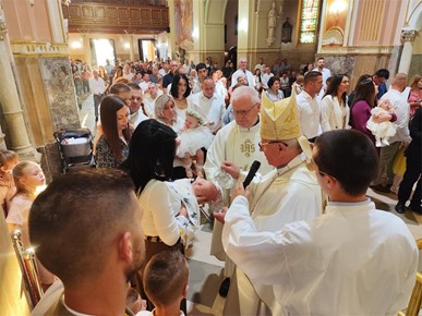 /A/2025/9/C/250920 Biskup Gorski krstio peto dijete obitelji Odorjan (8).jpg