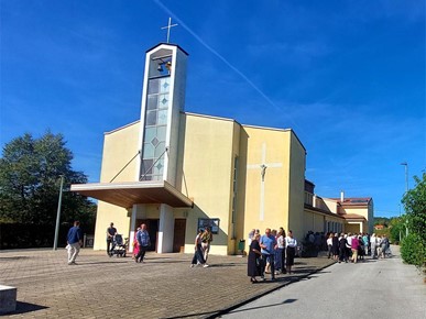 /A/2025/9/C/Proslava dana posvete župne crkve u Župi sv. Martina biskupa u Karlovcu (1).jpg