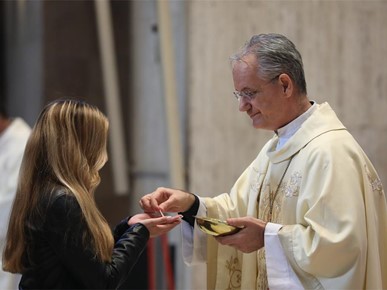 /A/2025/9/D/Nadbiskup Kutleša predvodio misno slavlje sa zazivom Duha Svetoga na početku nove akademske godine na HKS-u (19).JPG