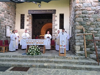 /A/2025/9/MARIJA BISTRICA/Biskup Šaško predvodio misu na Sljemenu za hodočasnike na zagrebačkom zavjetnom hodočašću u Mariju Bistricu (5).jpeg