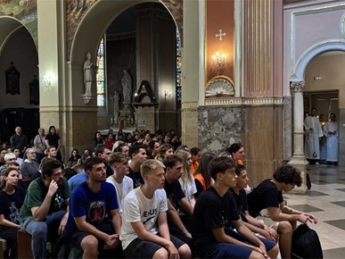 /A/2025/9/MARIJA BISTRICA/Misa - mladi/Hodočašće mladih Zagrebačke nadbiskupije u Mariju Bistricu (15).jpeg