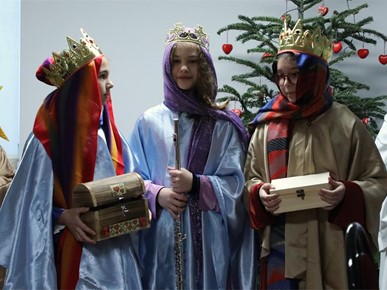 /A/2026/1/A/Pjevači Betlehemske zvijezde posjetili Nadbiskupski duhovni stol (3).JPG