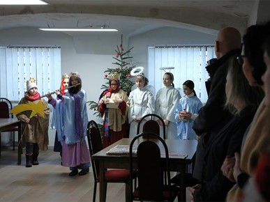 /A/2026/1/A/Pjevači Betlehemske zvijezde posjetili Nadbiskupski duhovni stol (4).JPG