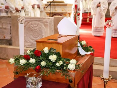 /A/2026/1/B/Posmrtni ostaci biskupa Dobrile položeni u biskupsku grobnicu u Poreču_ppb (1).jpg